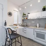 Smile, Near & Center, Free Parking, Balcony *
